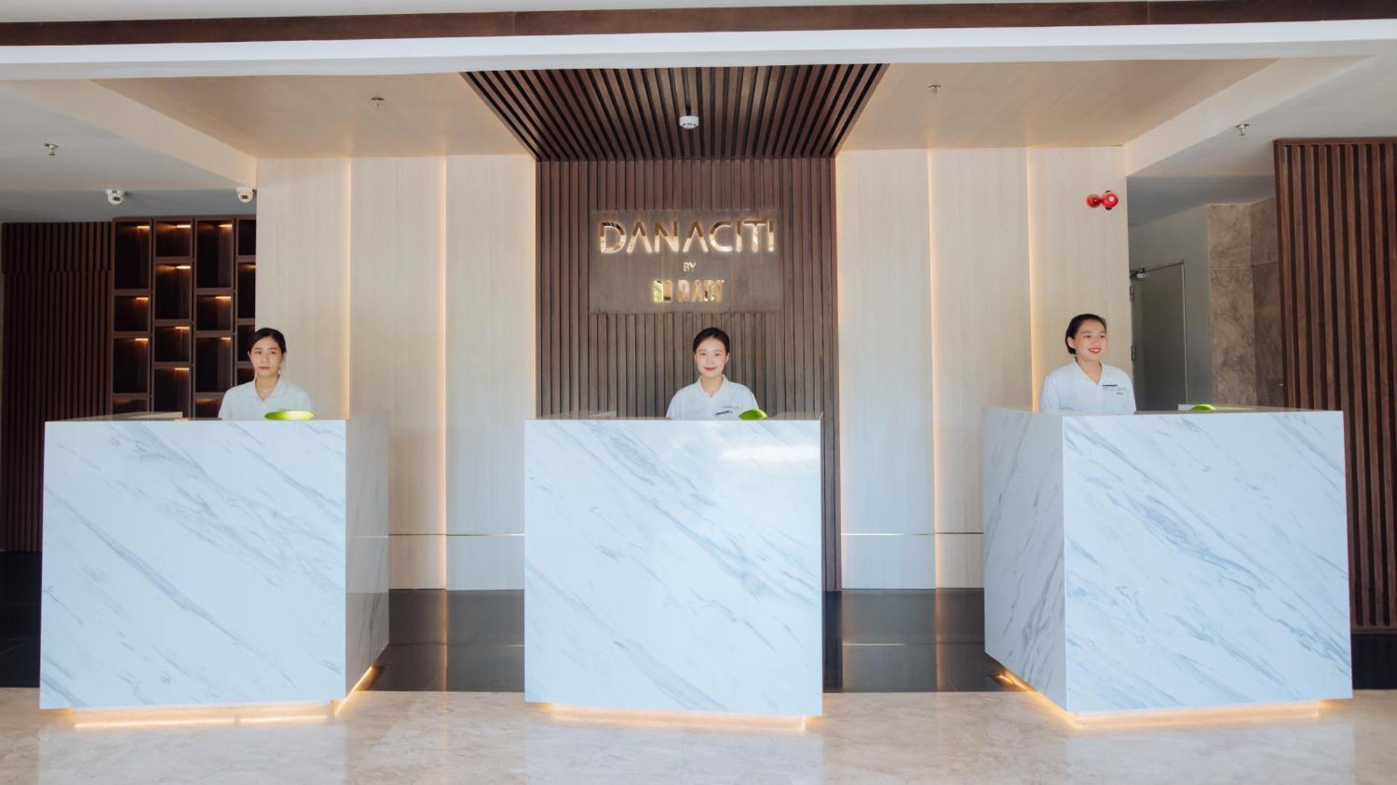 Danaciti Hotel Дананг Екстериор снимка